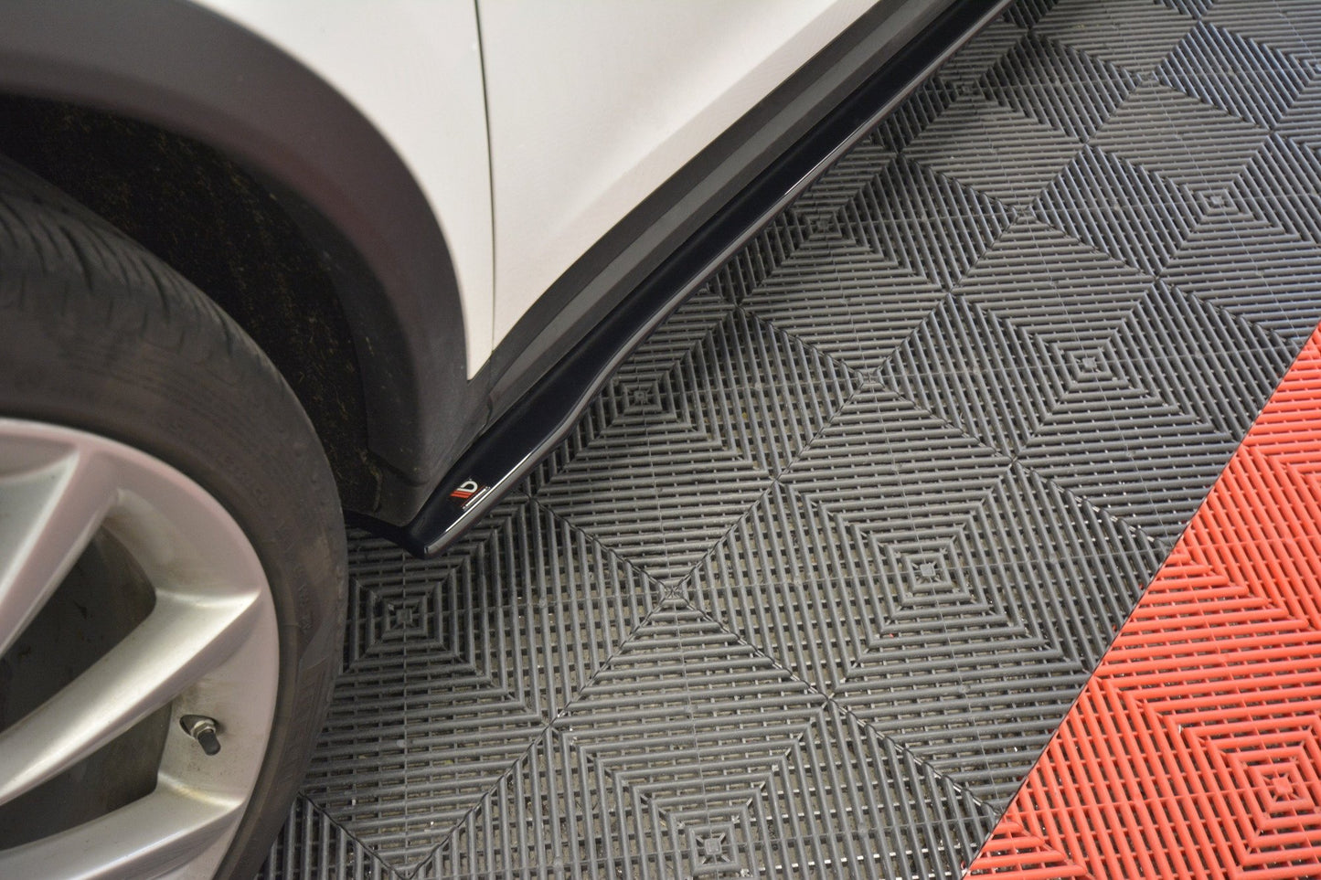 Side Skirts Diffusers V.2 Tesla Model X Mk1