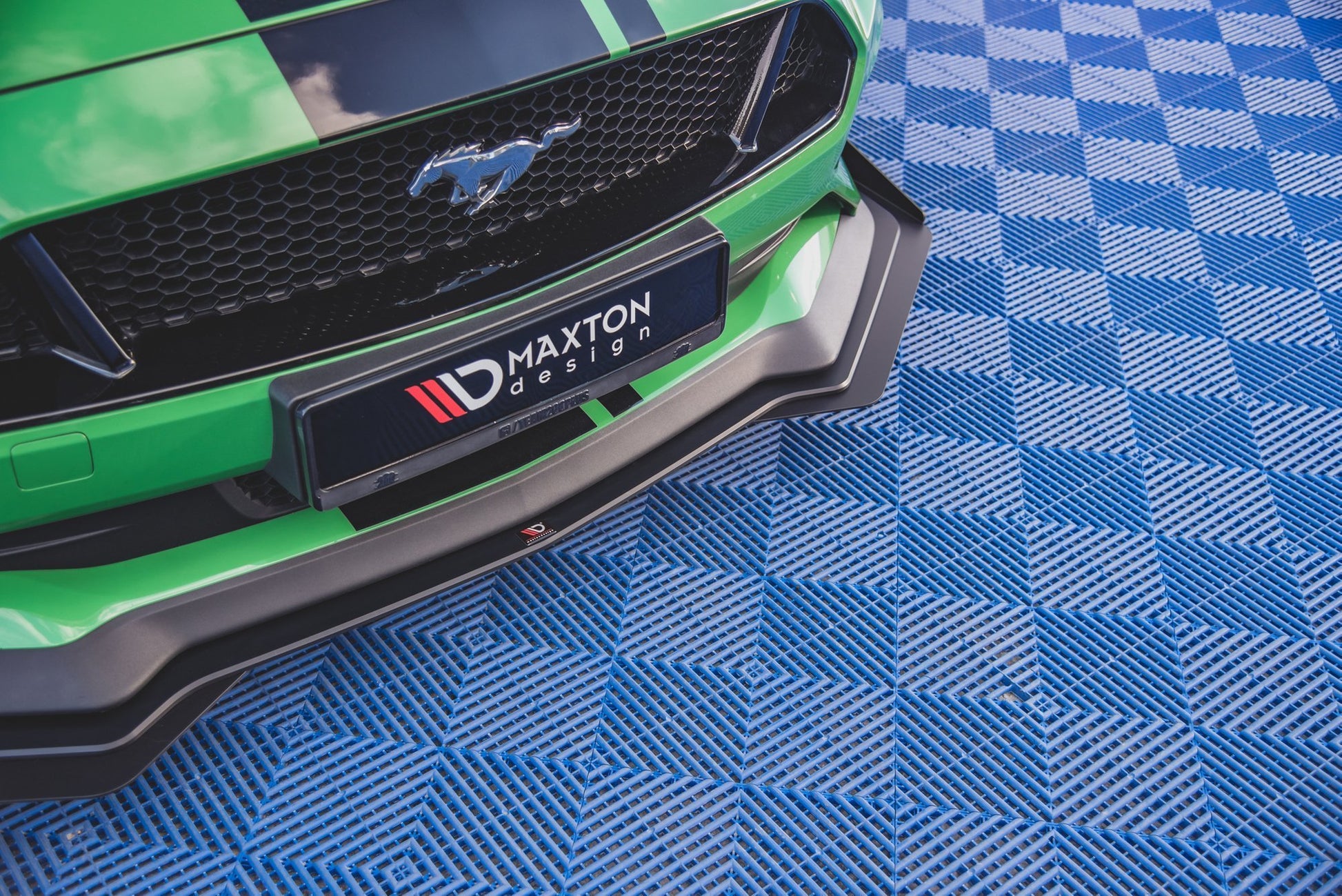 Street Pro Front Splitter V.1 + Flaps Ford Mustang GT Mk6 Facelift