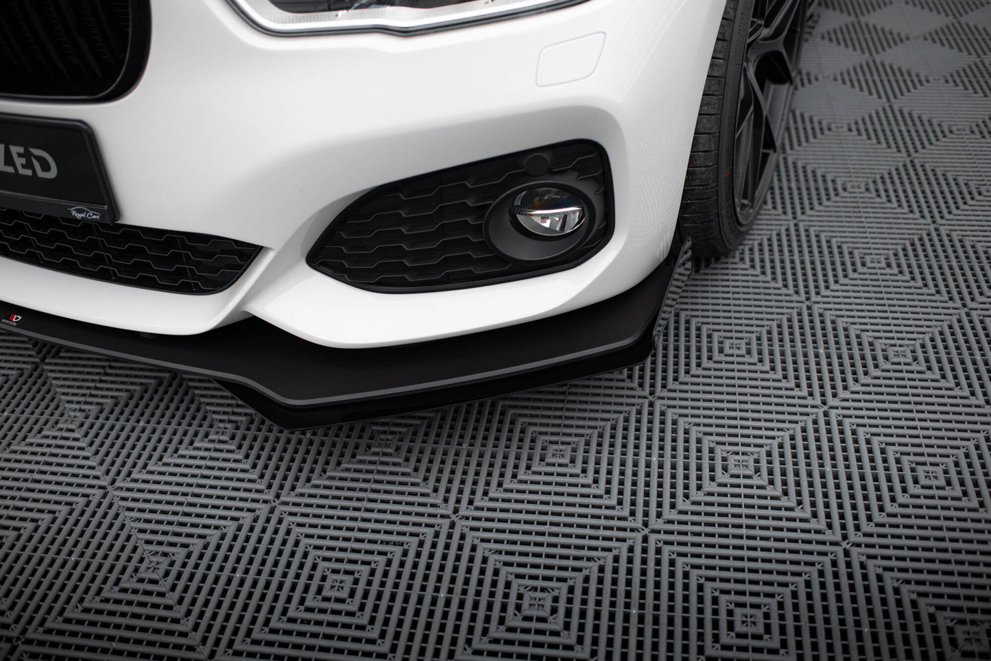 Street Pro Front Splitter V.3 + Flaps for BMW 1 F20 M-Pack Facelift / M140i