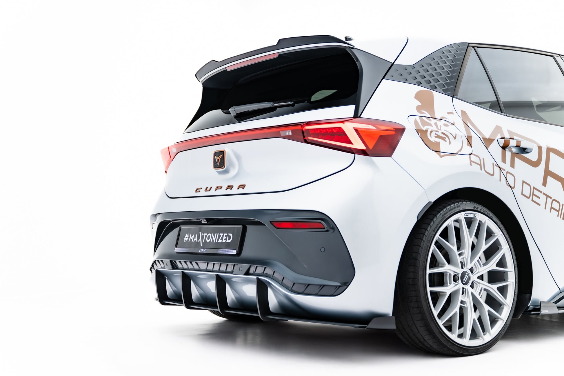 Street Pro Rear Diffuser + Flaps Cupra Born Mk1
