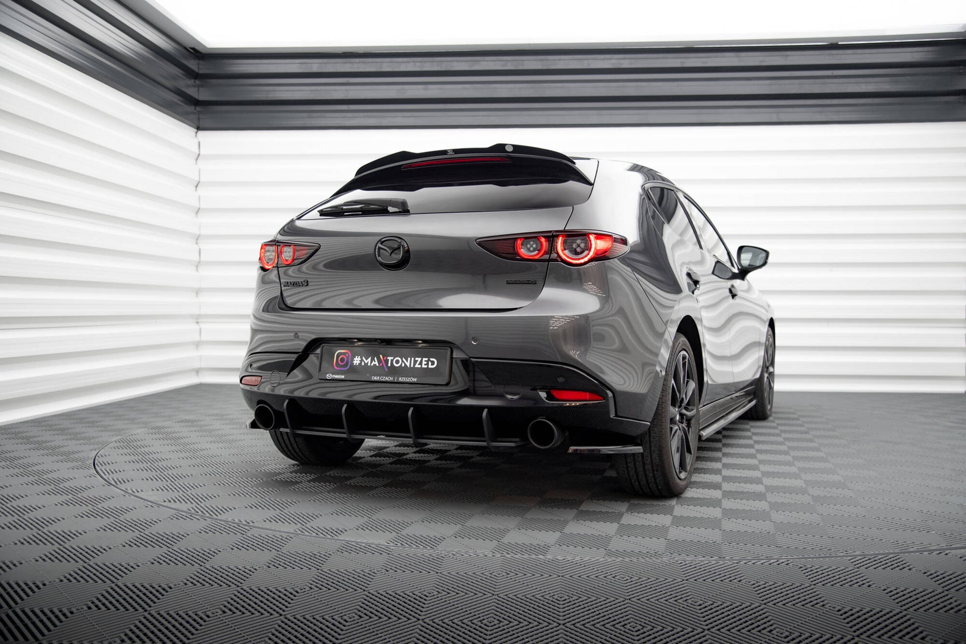 Street Pro Rear Diffuser Mazda 3 Mk4