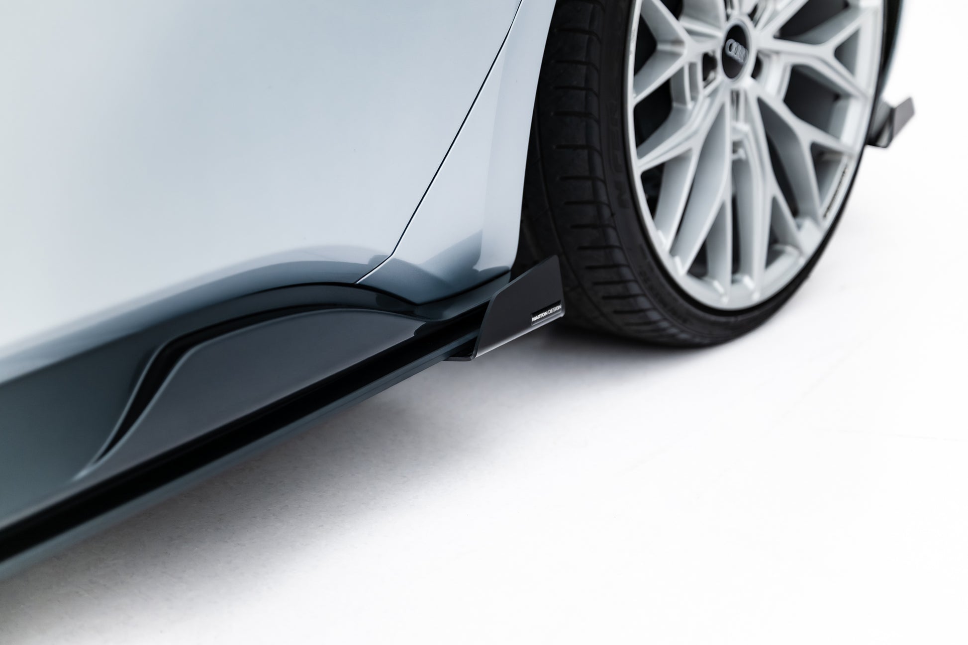 Street Pro Side Skirts Diffusers + Flaps Cupra Born Mk1