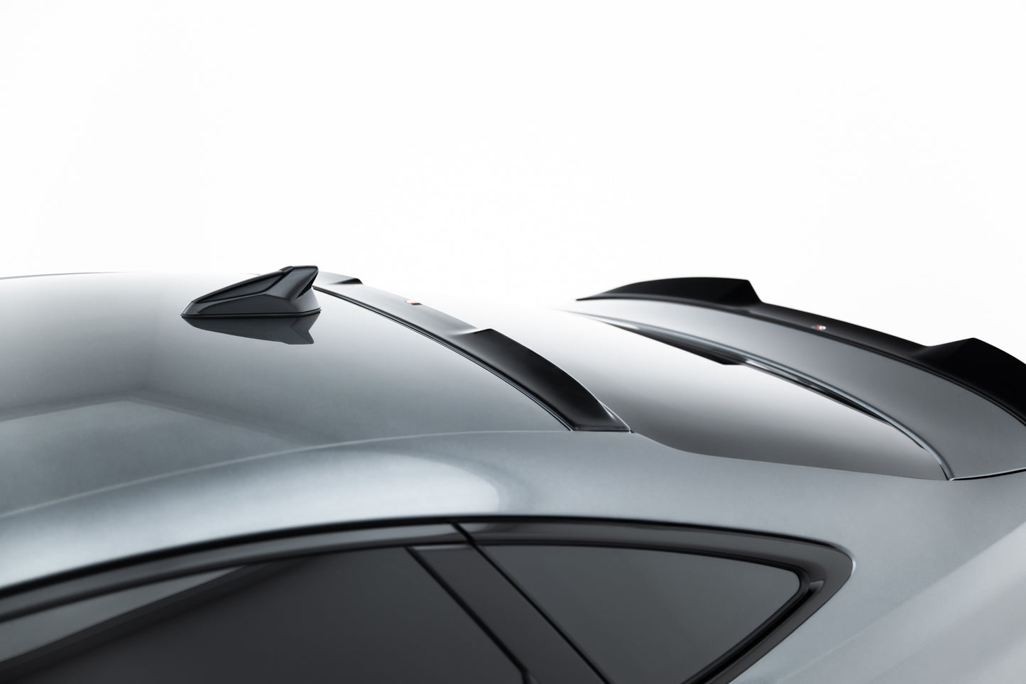 The extension of the rear window Audi A5 S-Line / S5 Sedan B10