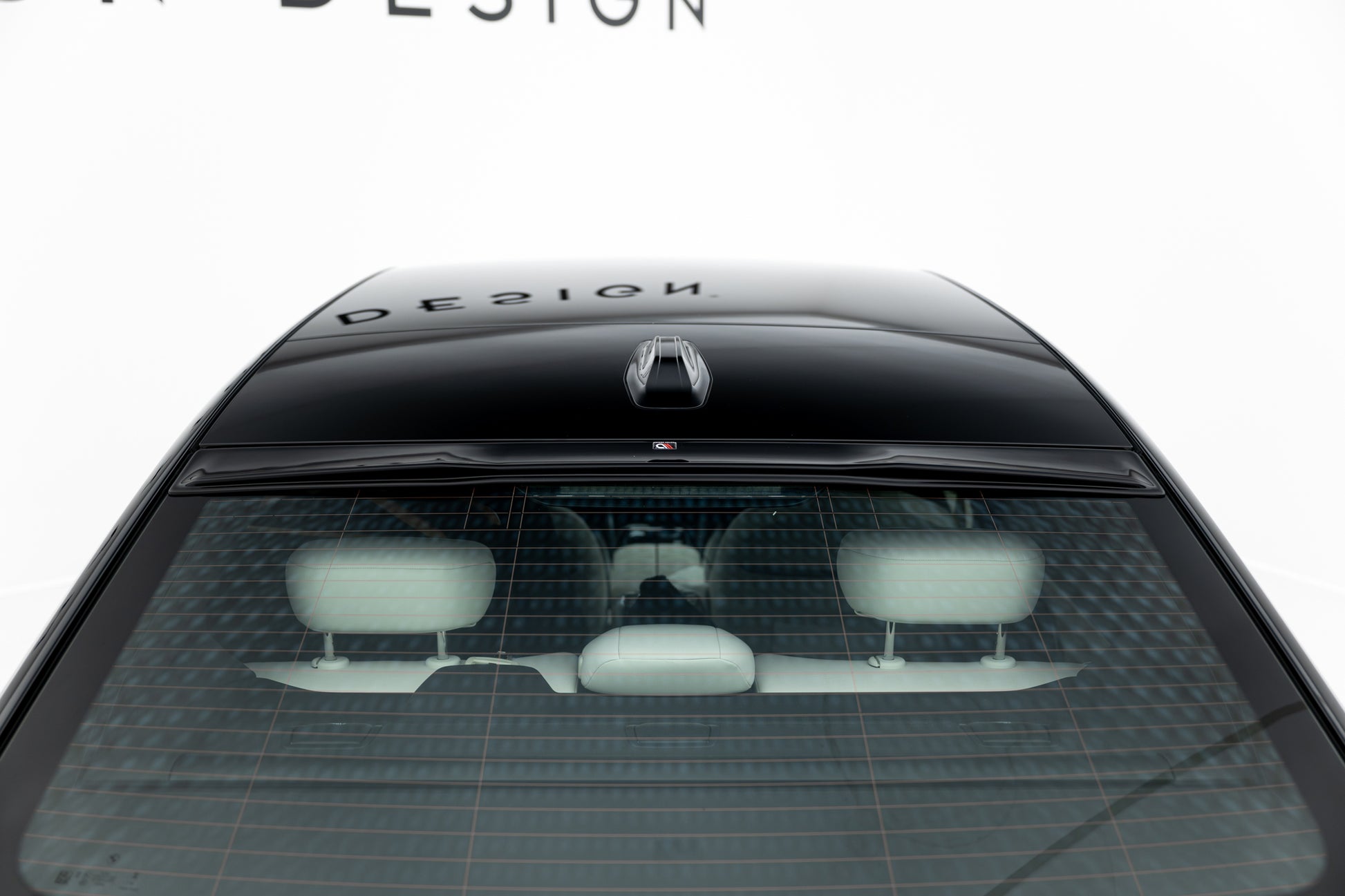 The extension of the rear window BMW 7 G70