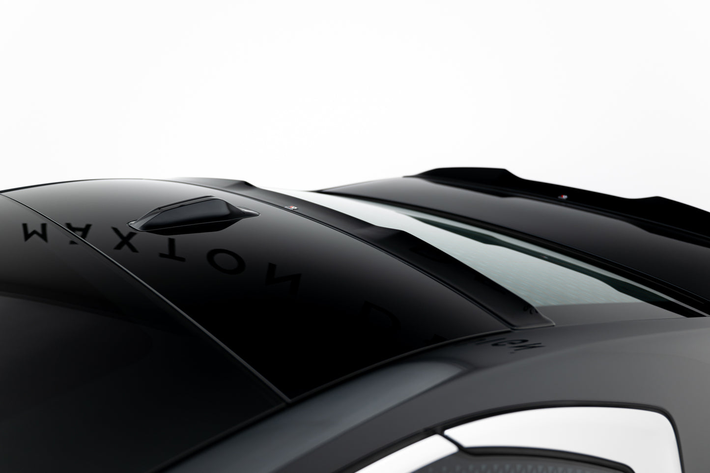 The extension of the rear window BMW 7 G70