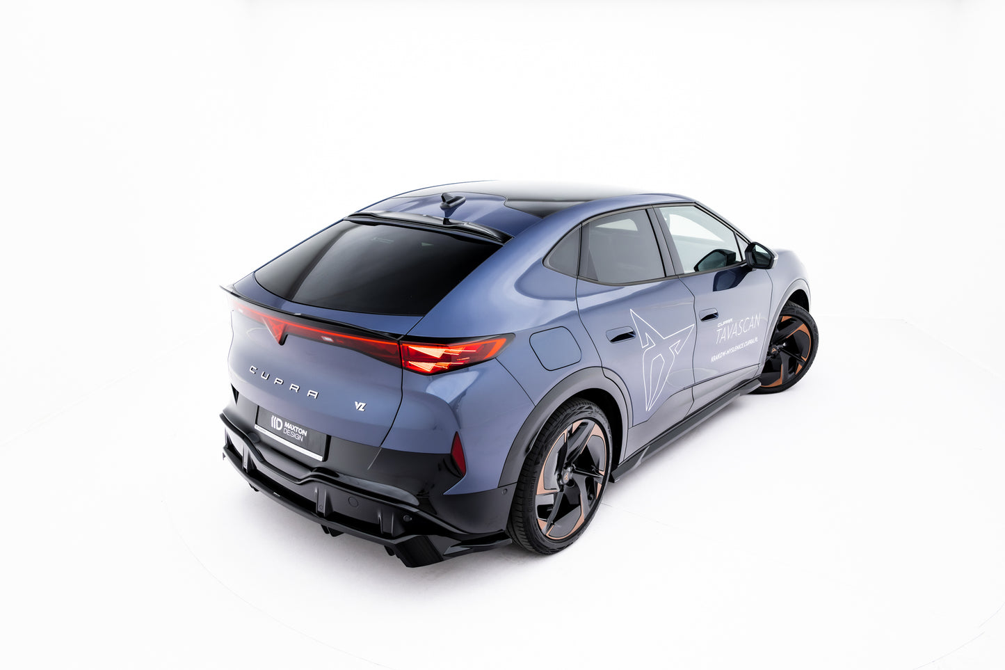 The extension of the rear window Cupra Tavascan Mk1